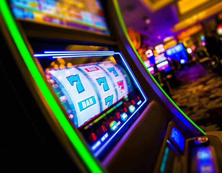 6 Reasons Why Offline Gambling Is Still Popular Today